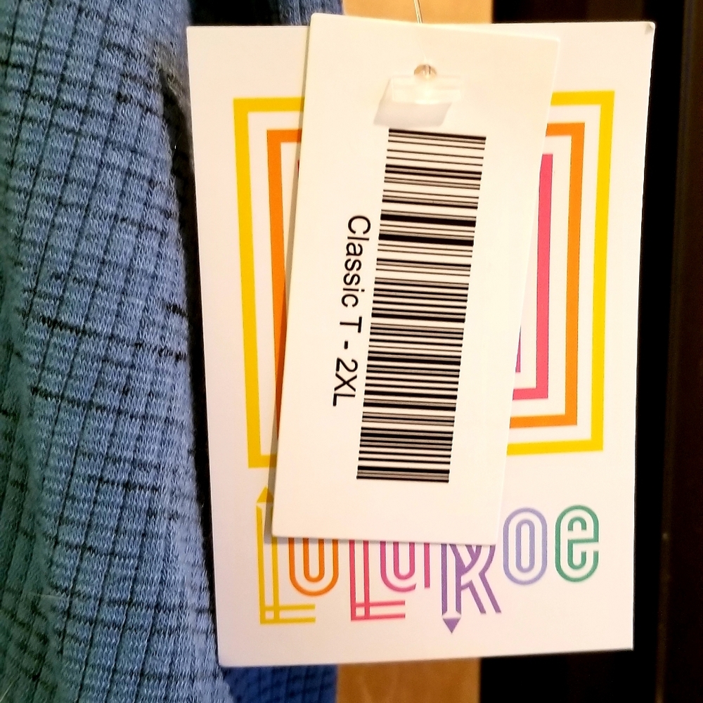 Woman's Lularoe Classic style top